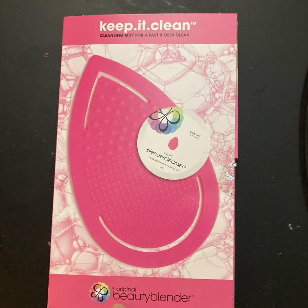 beautyblender Keep it clean, cleanser and cleaning mitt